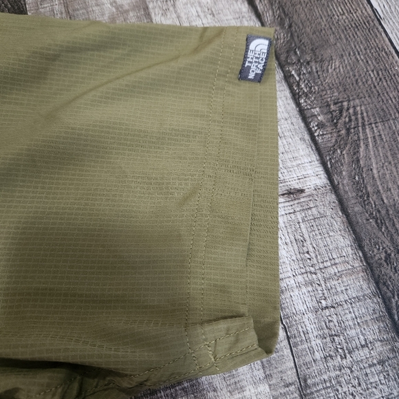 The North Face Short Sleeve Button Down Shirt Olive Green Men's Large - Picture 3 of 14